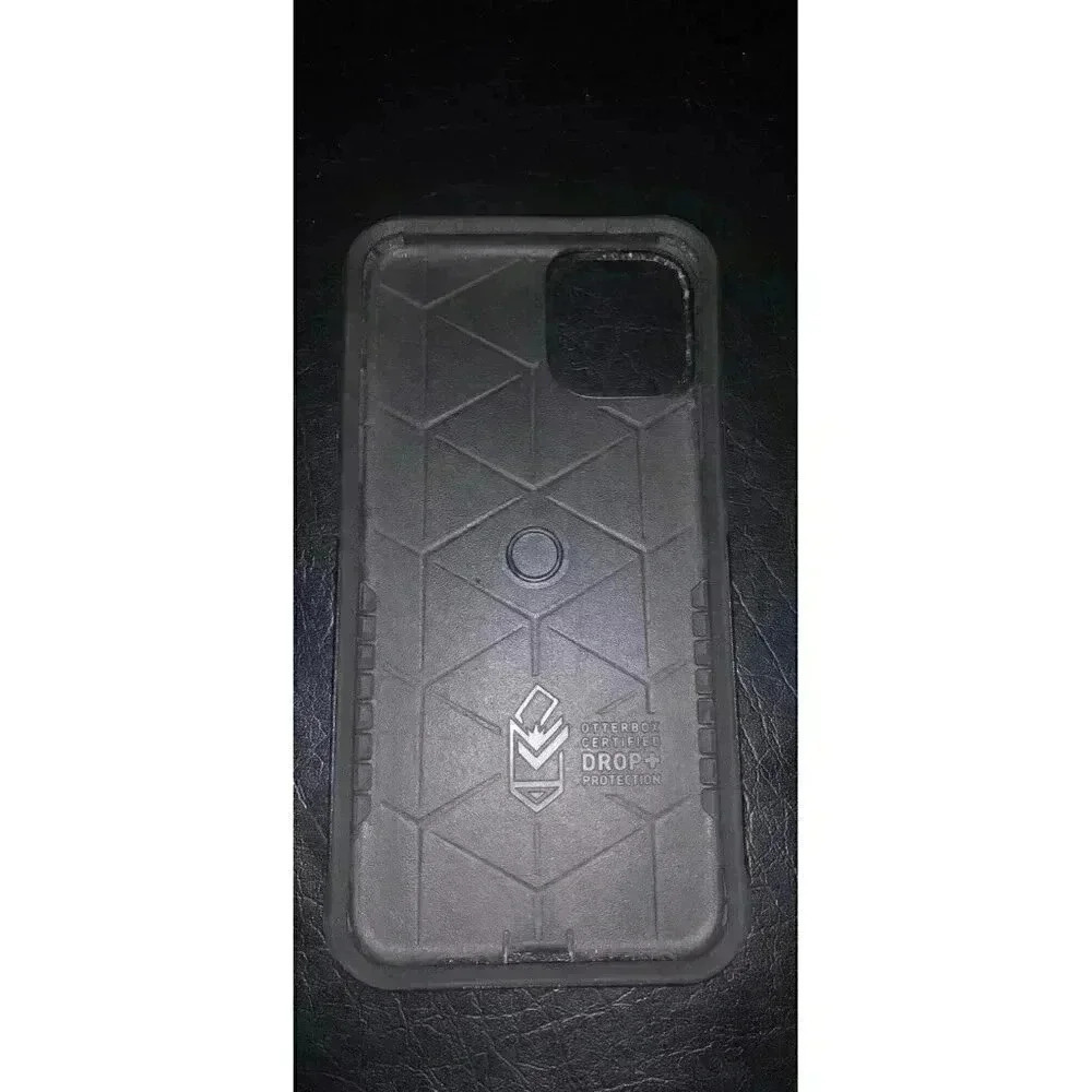 Two cases, 1 OtterBox , 1 clear , 11 ProMax - Picture 3 of 6